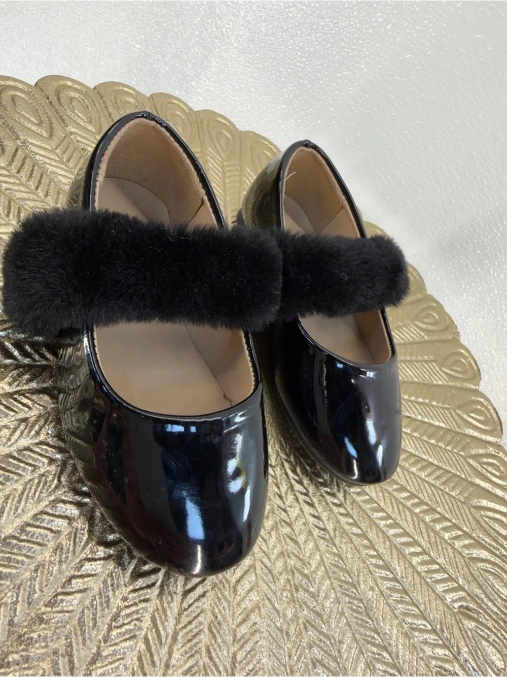 Vince Camuto Girls Black Patent‎ Faux Fur Mary Jane Flats Size 7